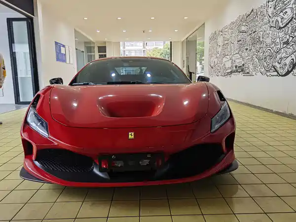 Ferrari F8 2022