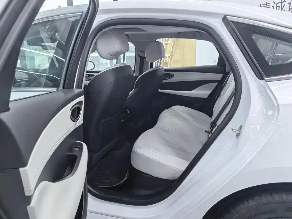 BYD Seal 05 DM-i 2025 — фото 13