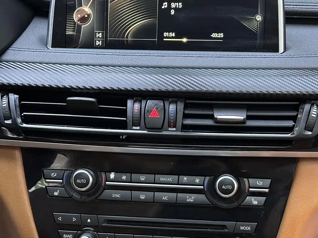 BMW X6 2015 — фото 12