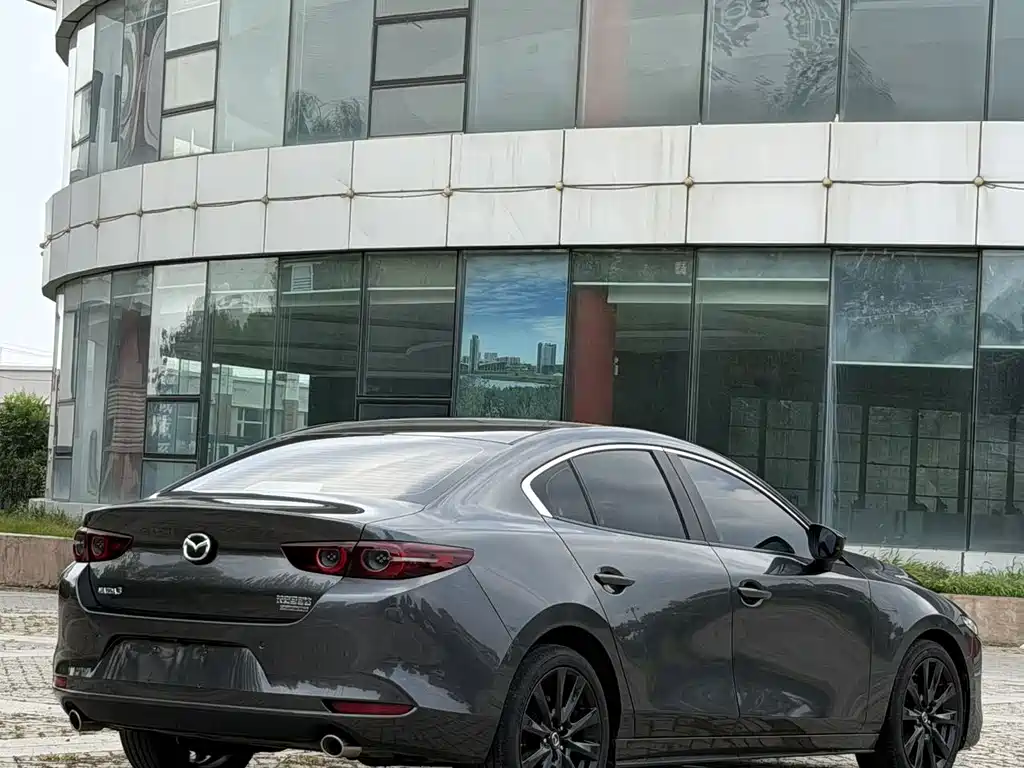 Mazda 3 Axela 2023