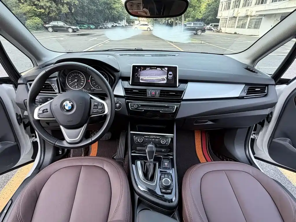 BMW 2 Series Station Wagon 2017 — фото 9