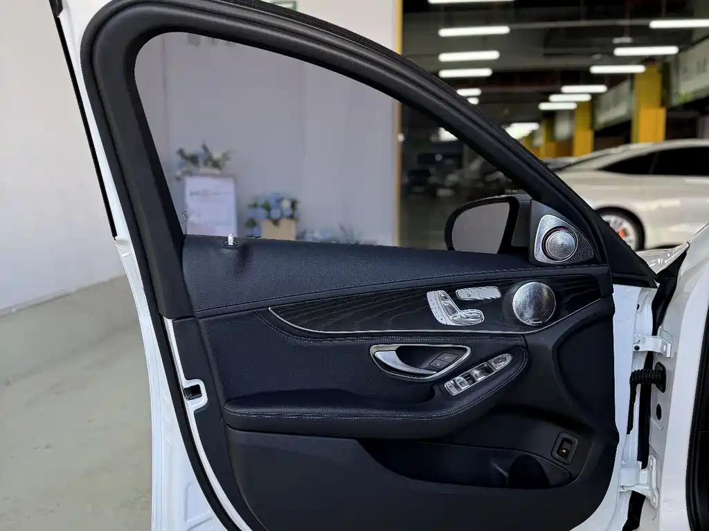 Mercedes-Benz C-Class 2020 — фото 11