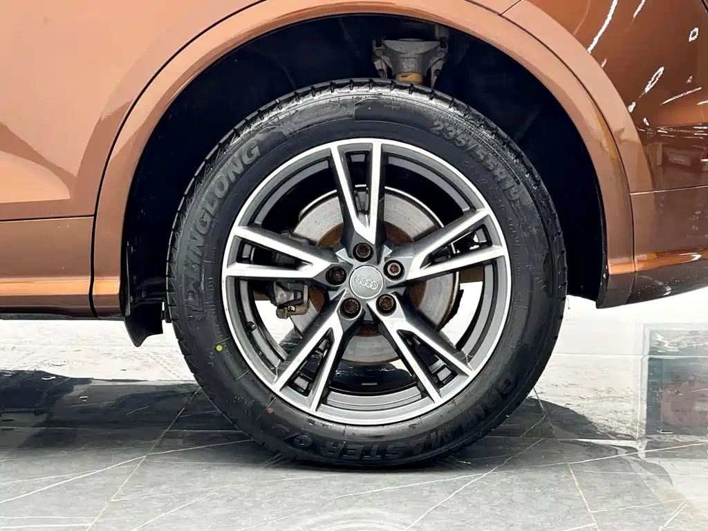 Audi Q5L 2019 — фото 24