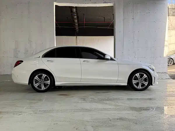 Mercedes-Benz C-Class 2020