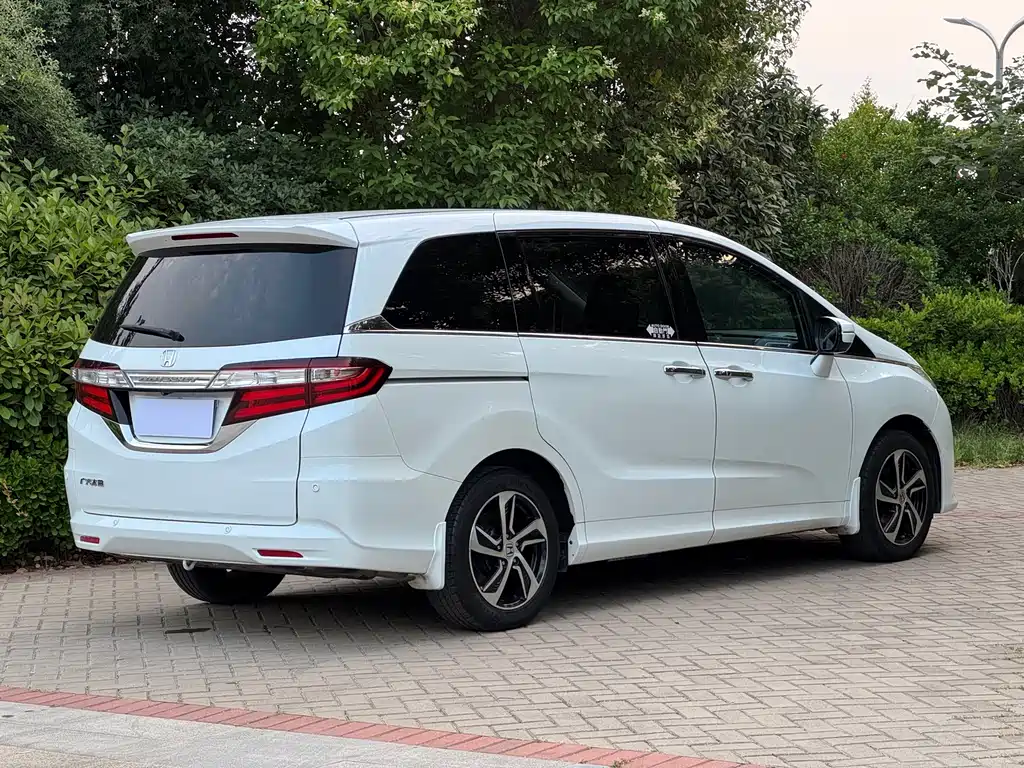 Honda Odyssey 2016 — фото 8