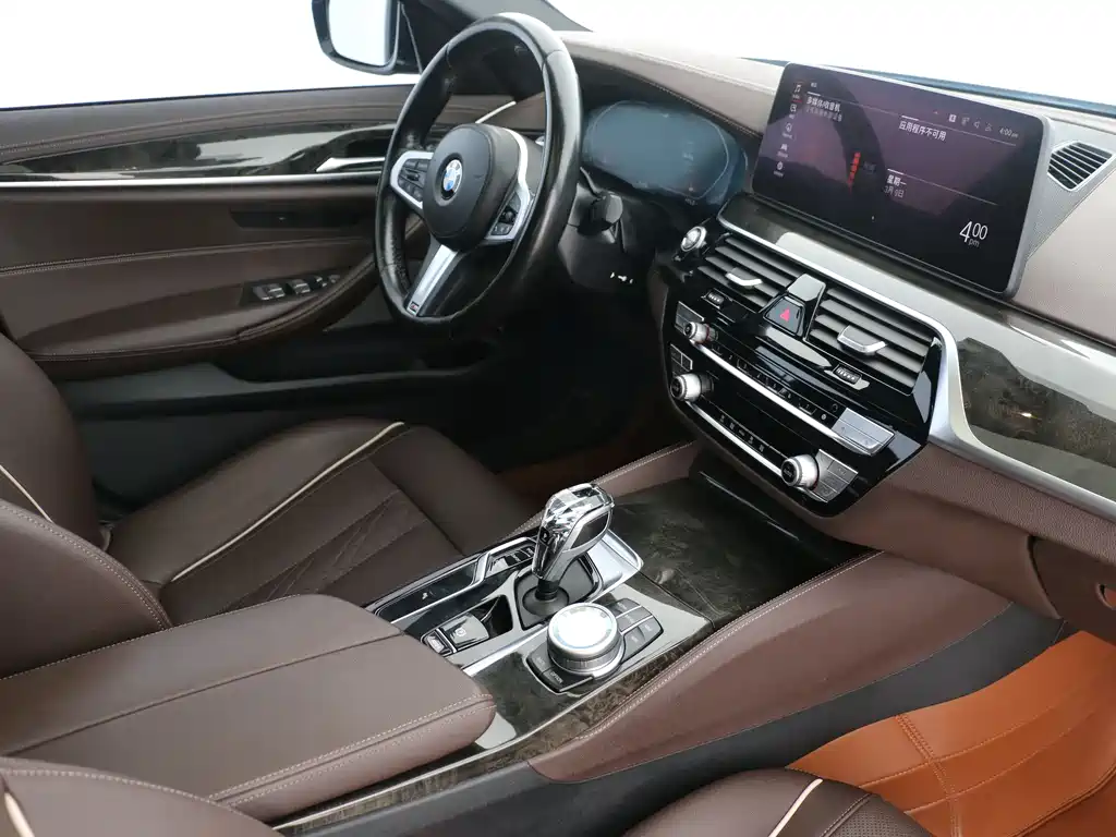 BMW 5 Series 2022 — фото 12