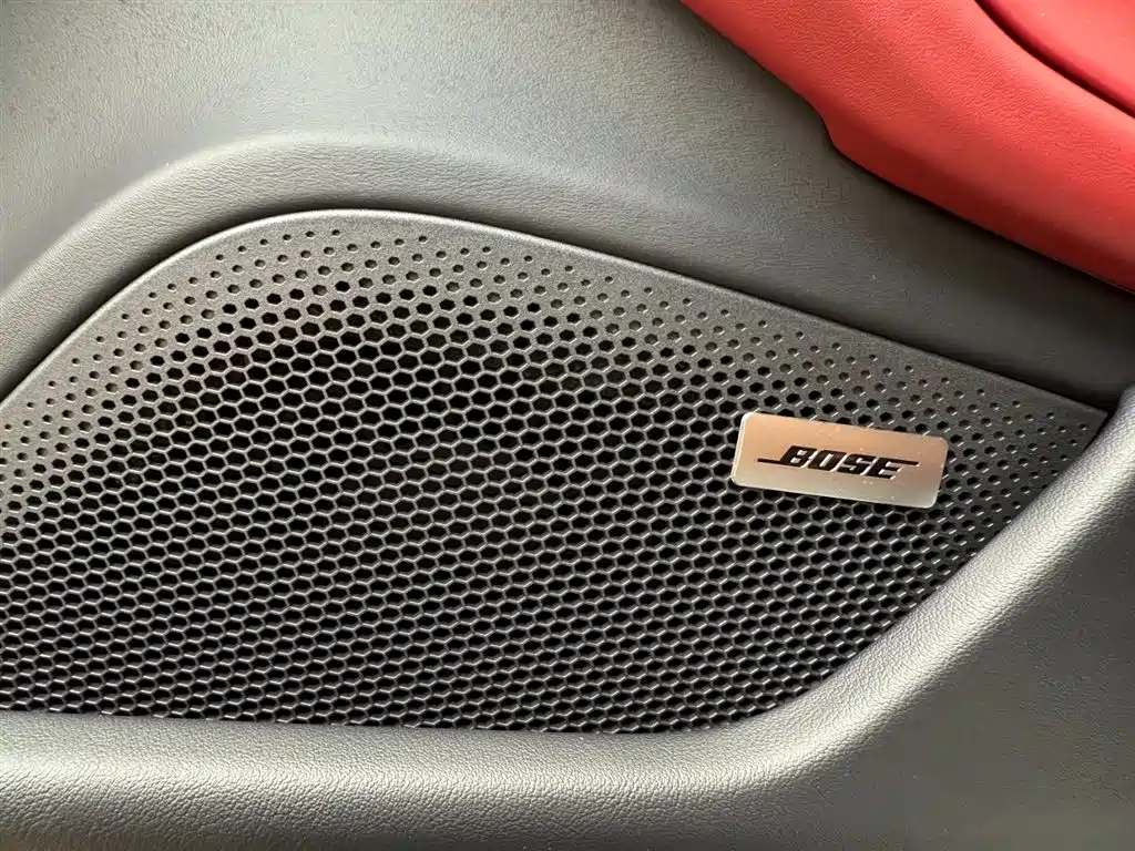 Porsche Taycan 2025 — фото 9