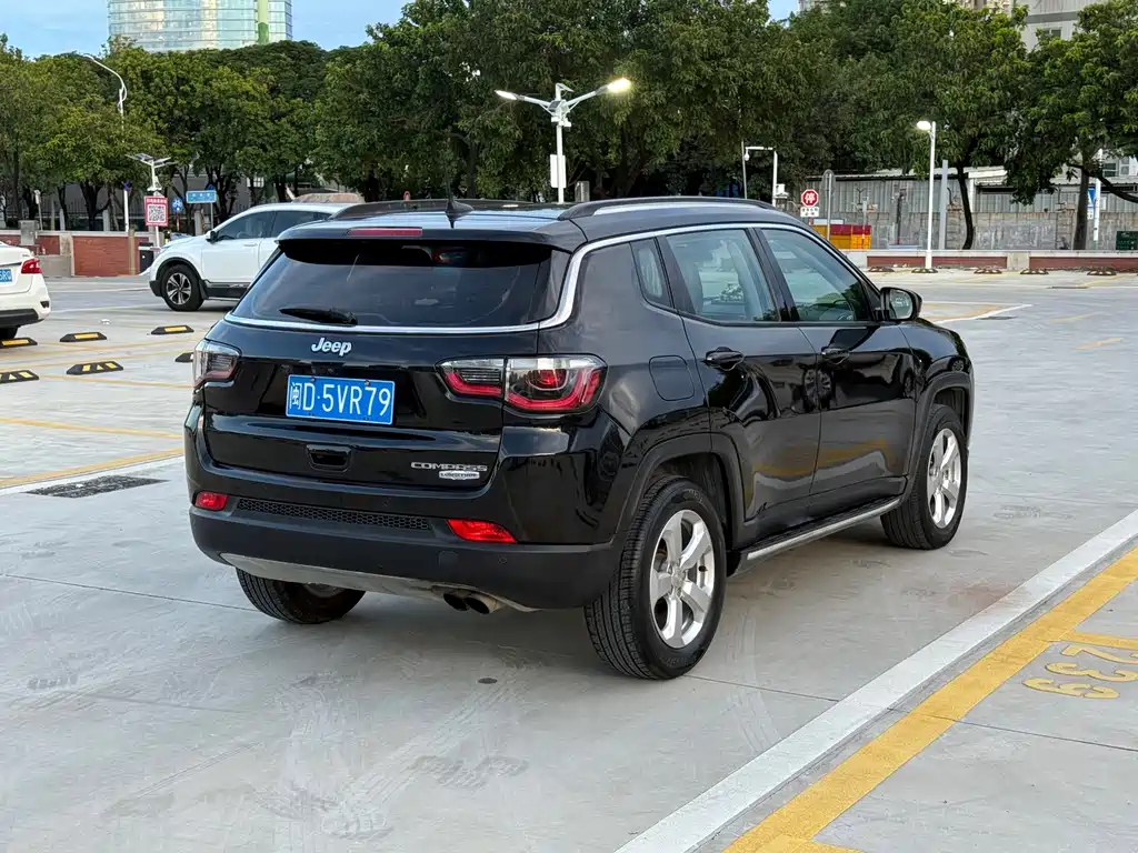 Jeep Compass 2018 — фото 6