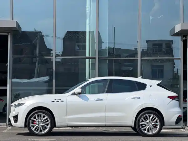 Maserati Levante 2021
