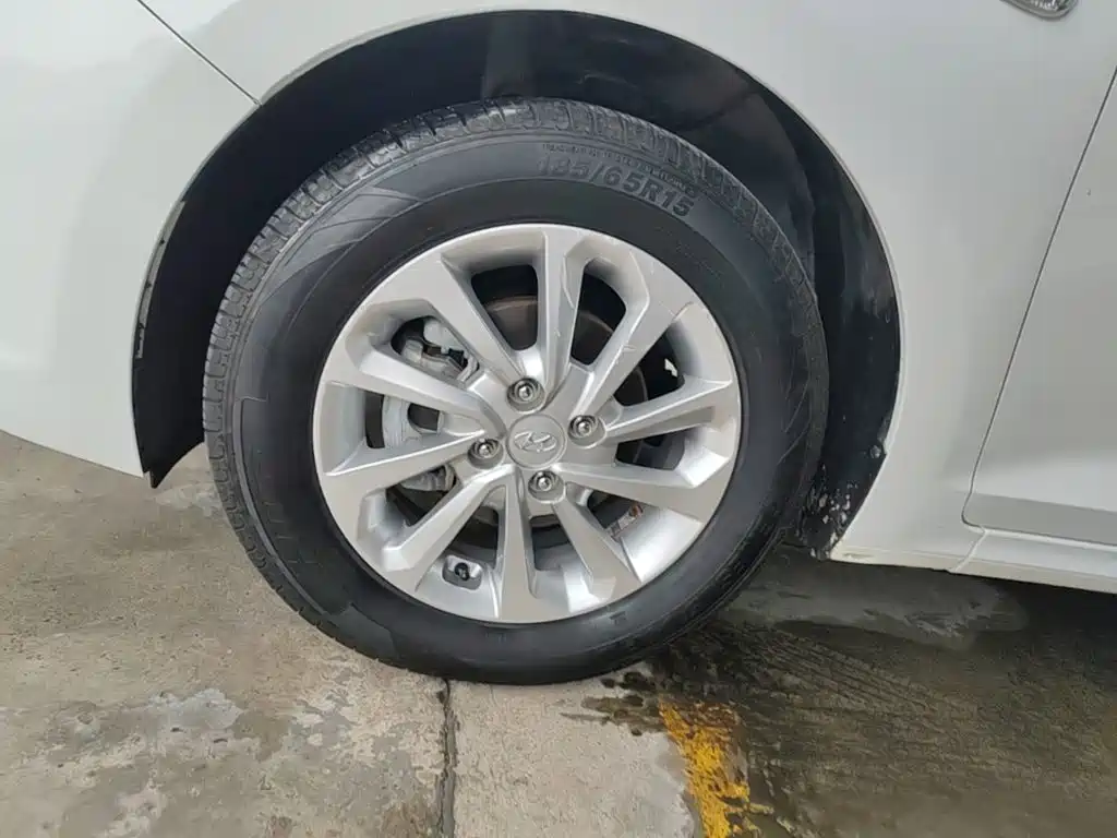 Hyundai Verna 2019 — фото 23