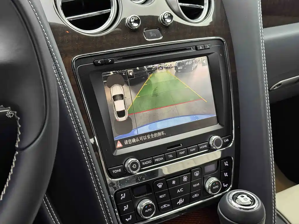 Bentley Continental 2015 — фото 12