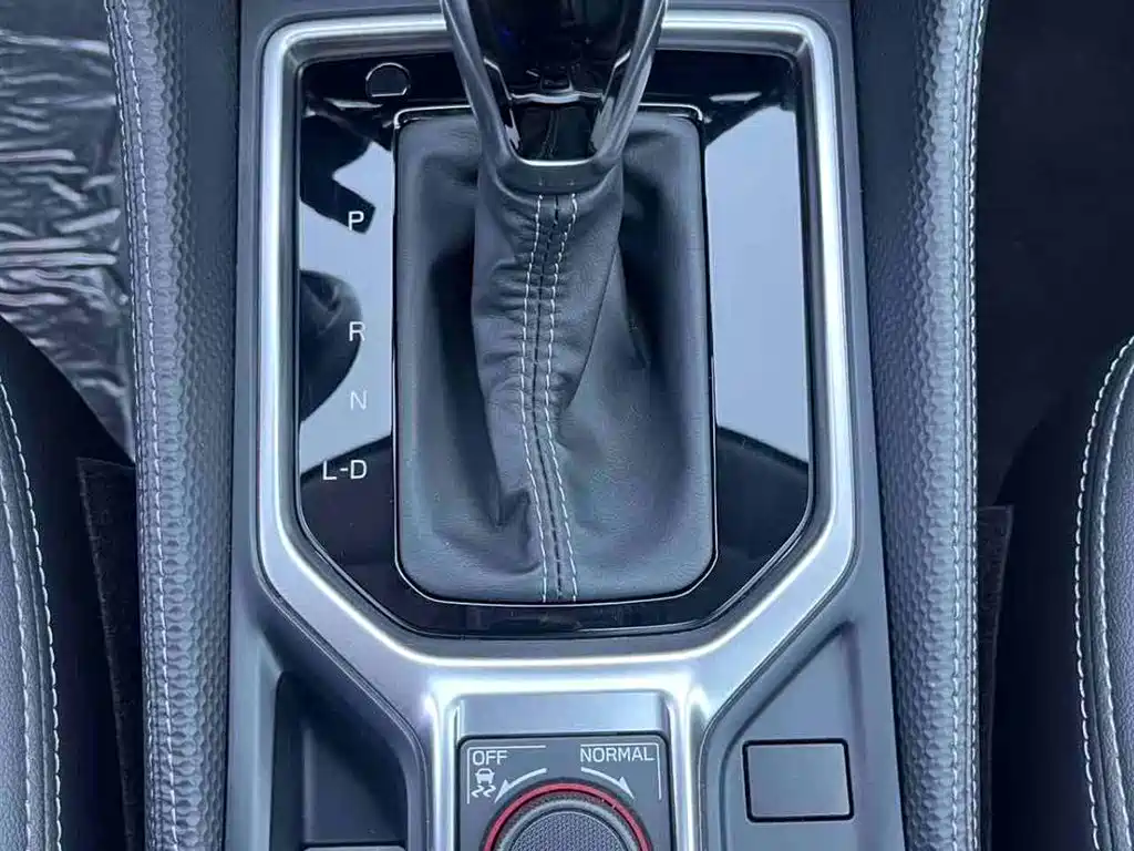 Subaru Forester 2023 — фото 19