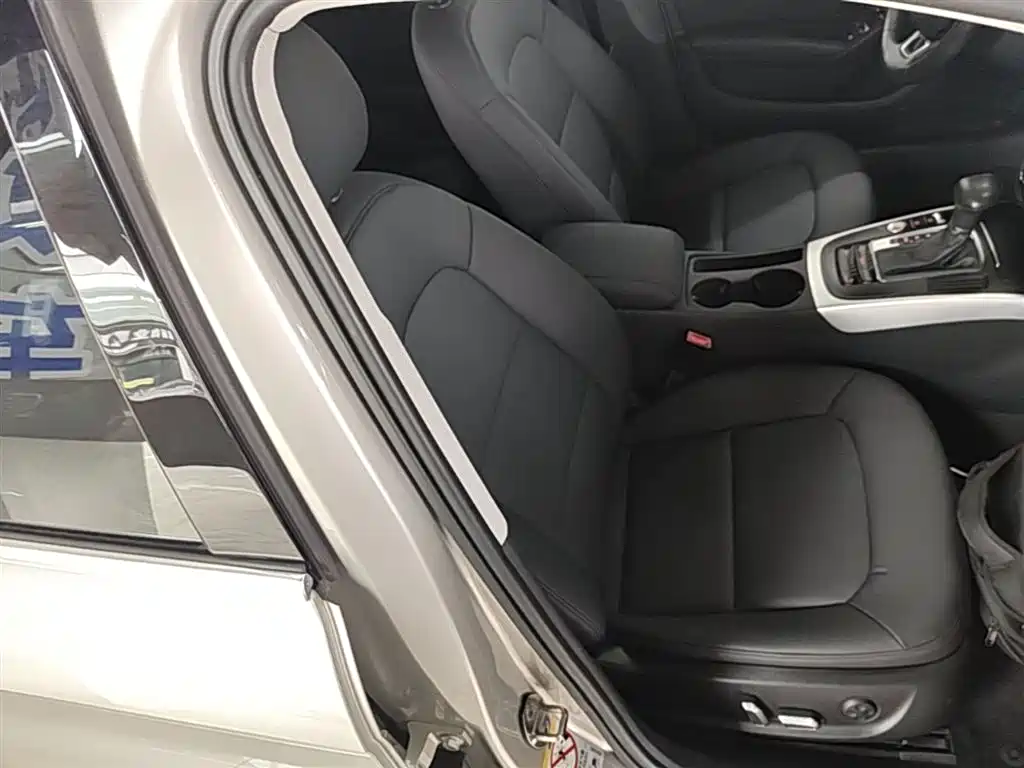 Audi A4L 2016 — фото 25