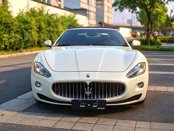 Maserati Grancabrio 2012