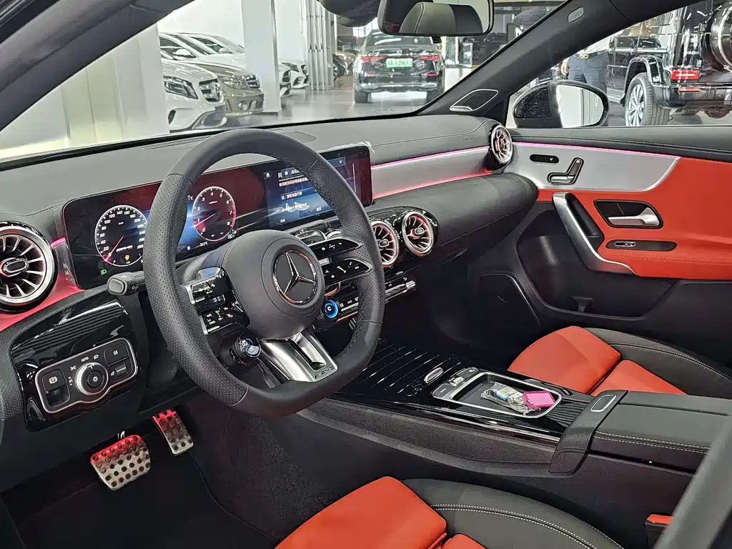 Mercedes-Benz A-Class AMG 2025 — фото 9