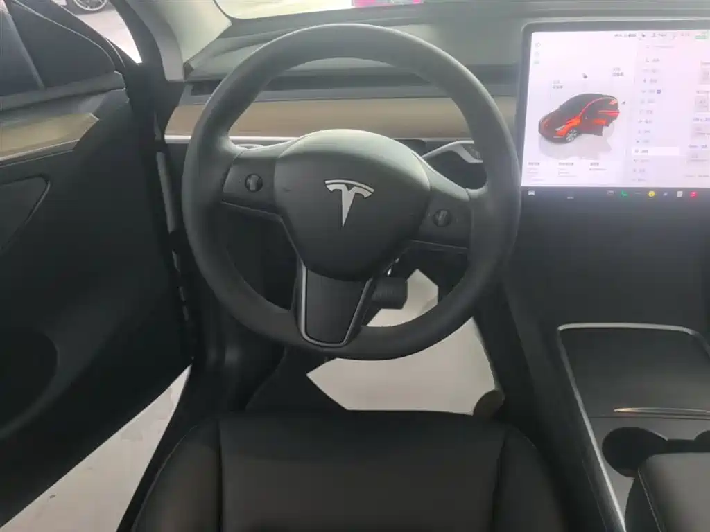 Tesla Model Y 2022 — фото 11