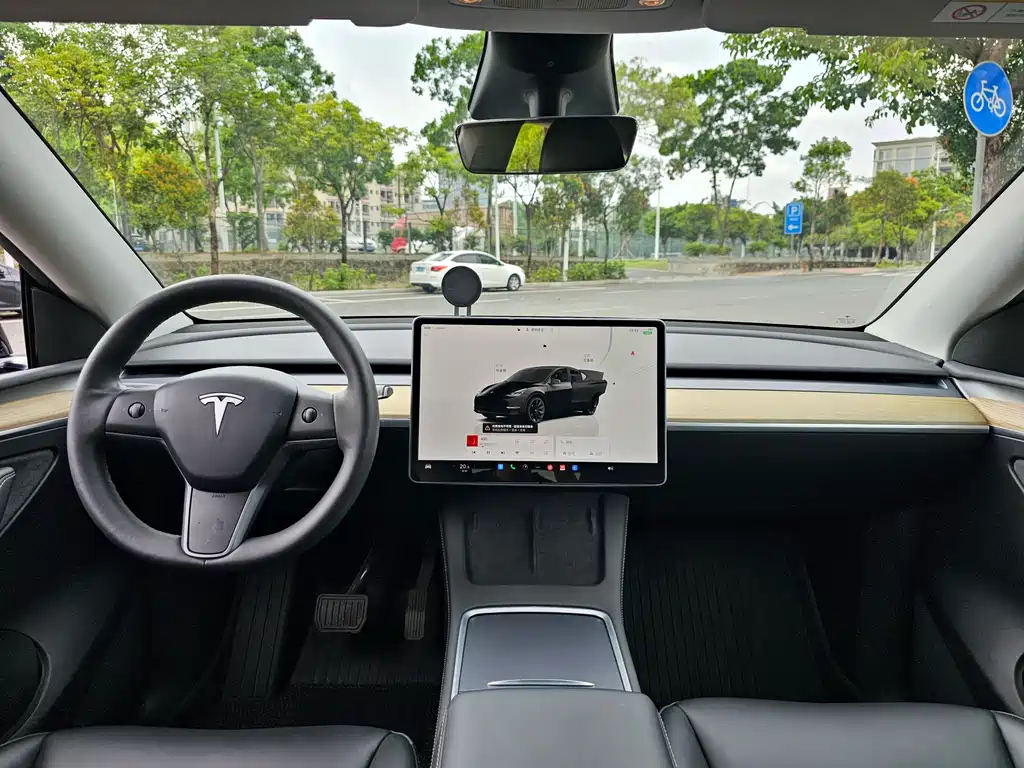 Tesla Model Y 2023 — фото 12