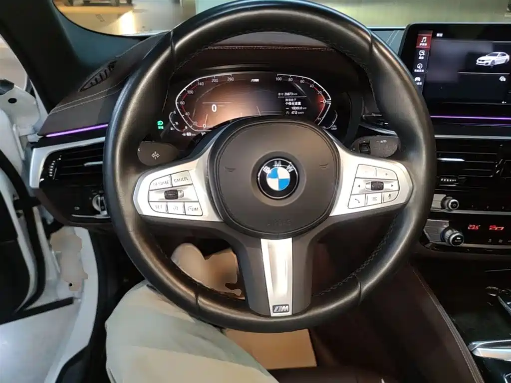 BMW 5 Series 2023 — фото 11