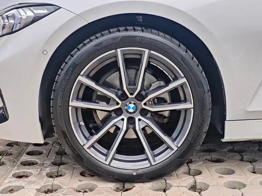 BMW 3 Series 2024