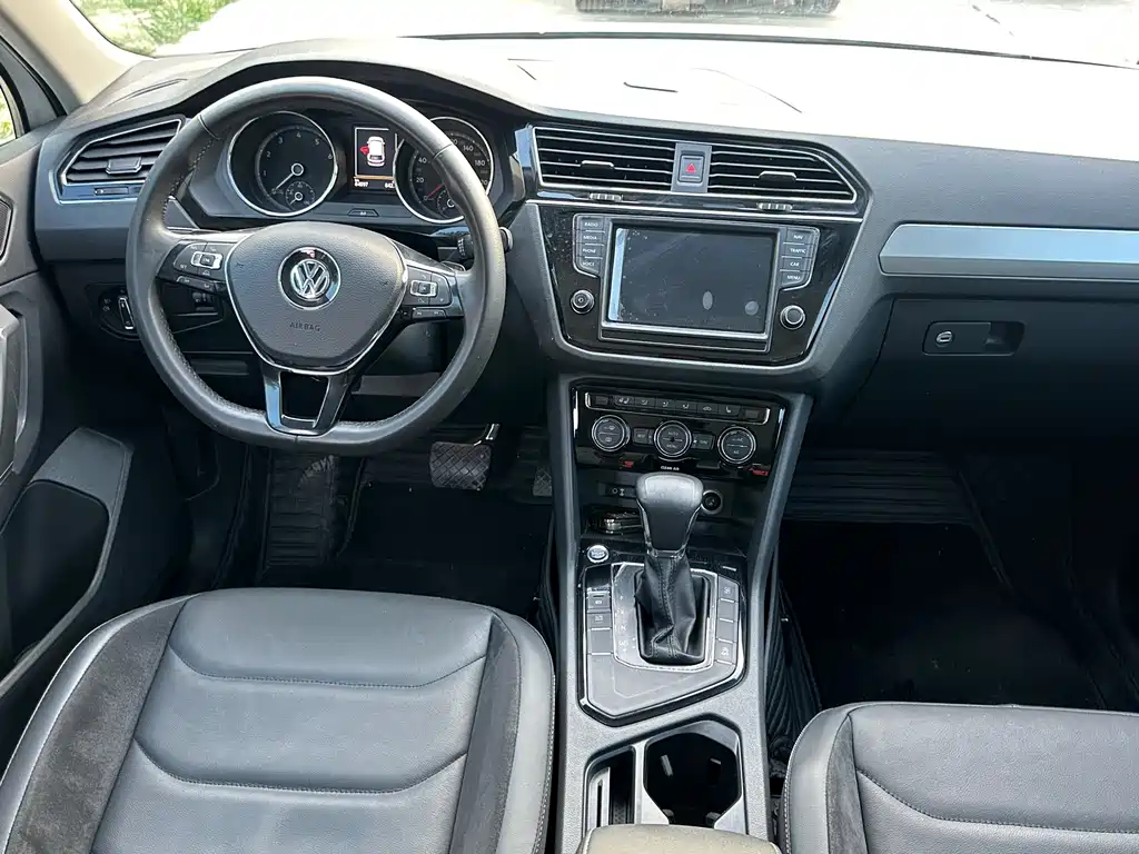 Volkswagen Tiguan L 2017 — фото 7