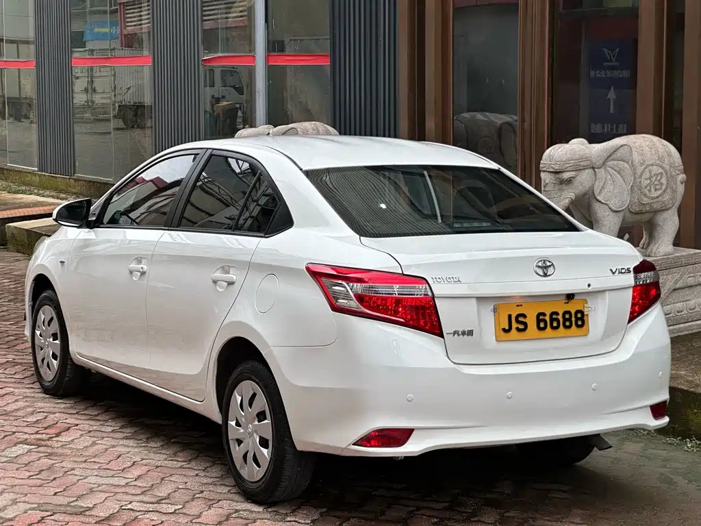 Toyota Vios 2015 — фото 9