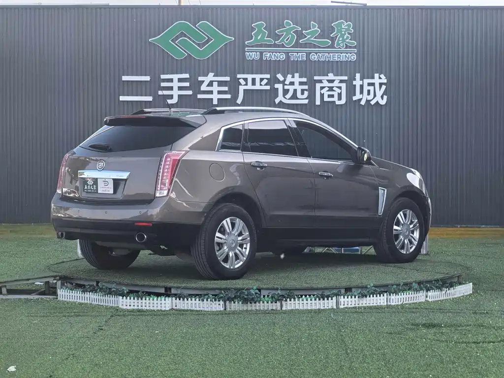 Cadillac SRX 2015 — фото 22