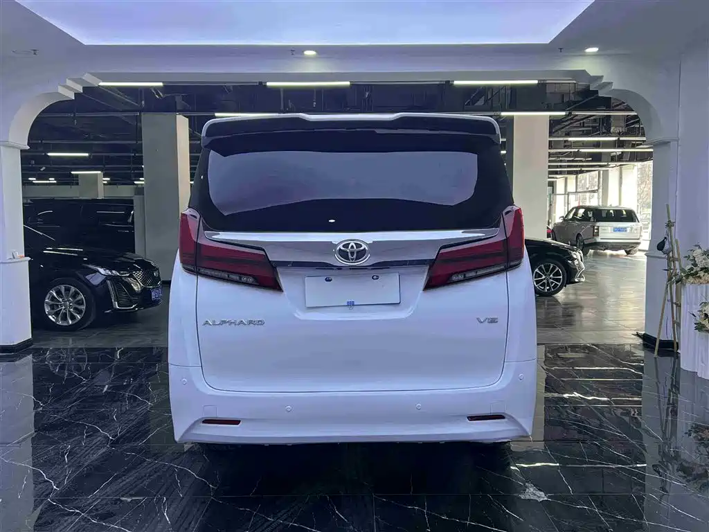 Toyota Alphard 2011 — фото 22