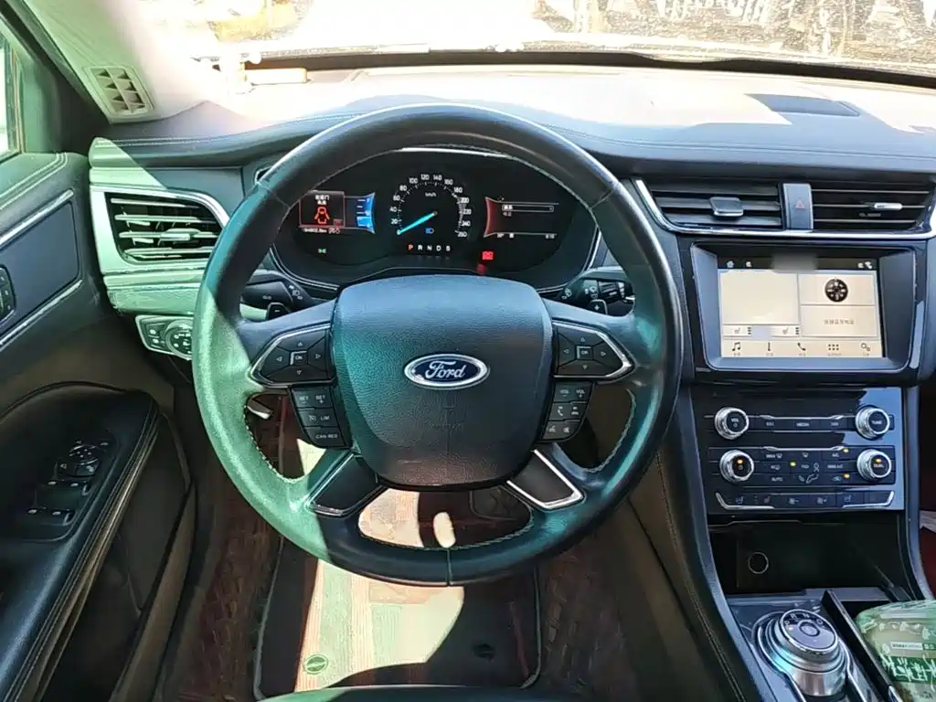Ford Taurus 2019 — фото 11