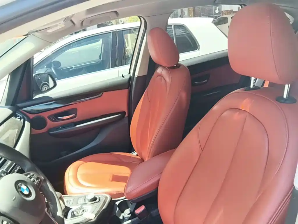 BMW 2 Series Station Wagon 2017 — фото 15