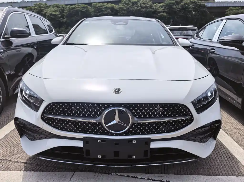 Mercedes-Benz A-Class 2025 — фото 2