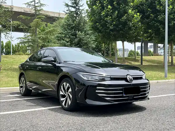 Volkswagen Passat 2025
