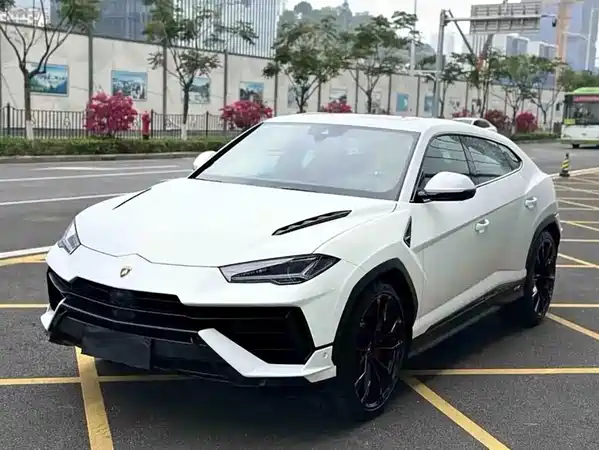 Lamborghini Urus 2021