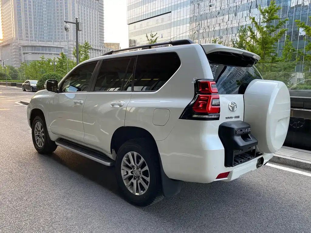 Toyota Prado 2019 — фото 4