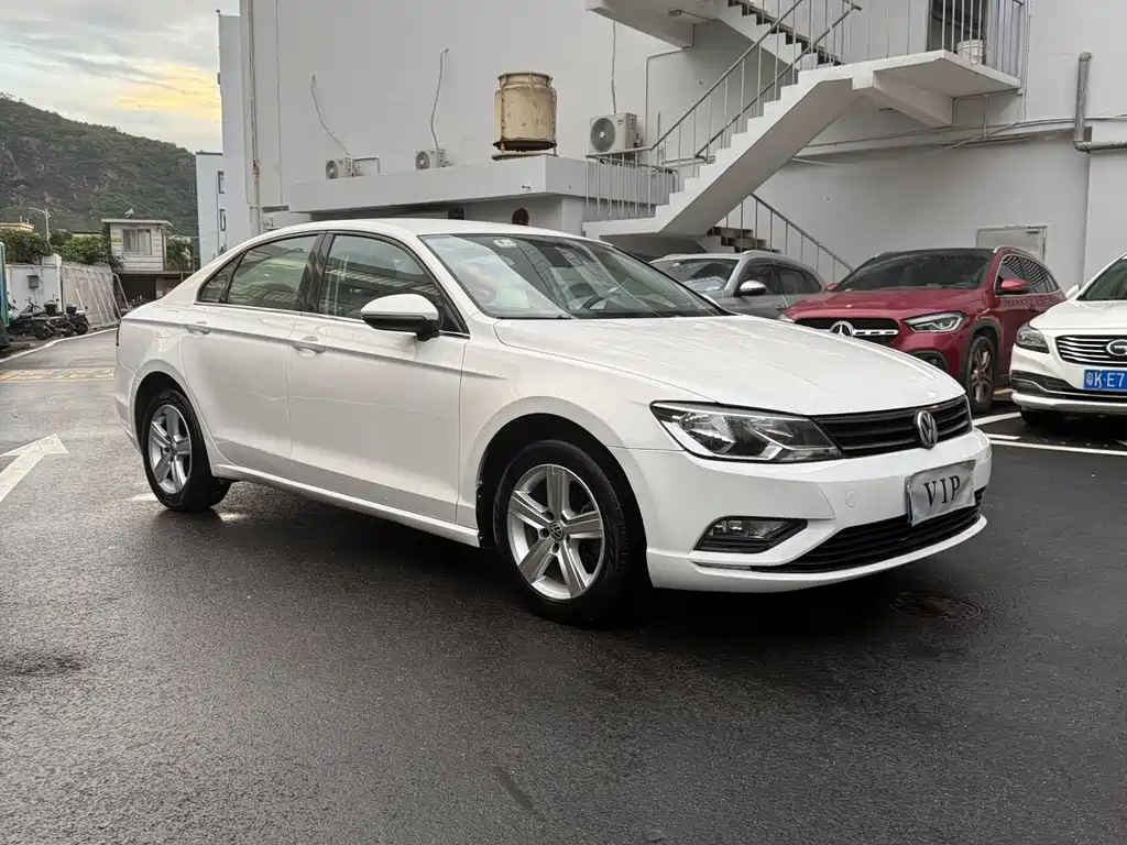 Volkswagen Lamando 2015