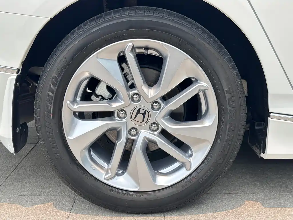 Honda Accord 2018 — фото 24