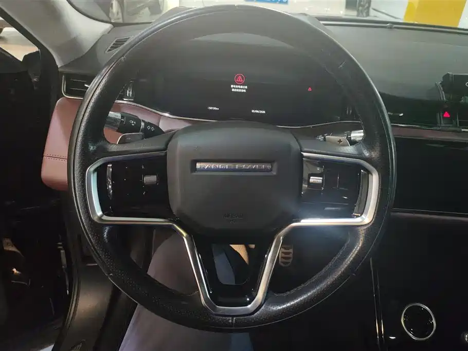 Land Rover Evoque 2021 — фото 15