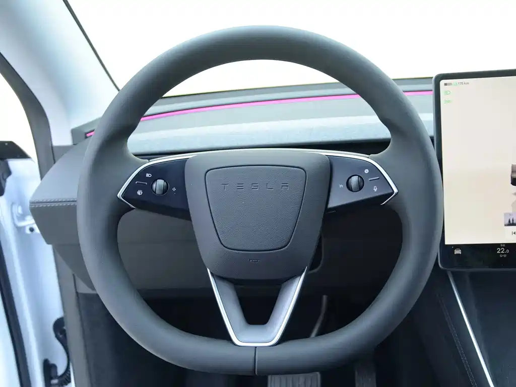Tesla Model Y 2026 — фото 12