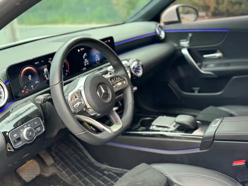 Mercedes-Benz A-Class 2023 — фото 4