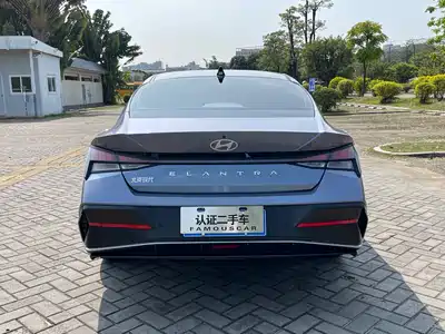 Hyundai Elantra 2025