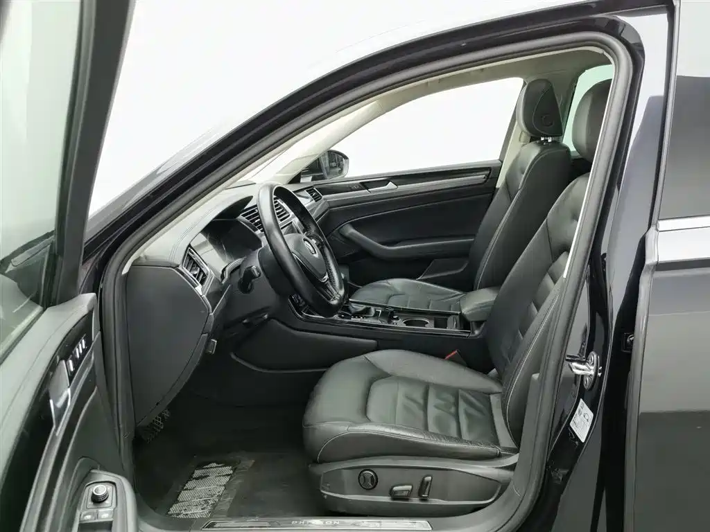 Volkswagen Phideon 2018 — фото 10
