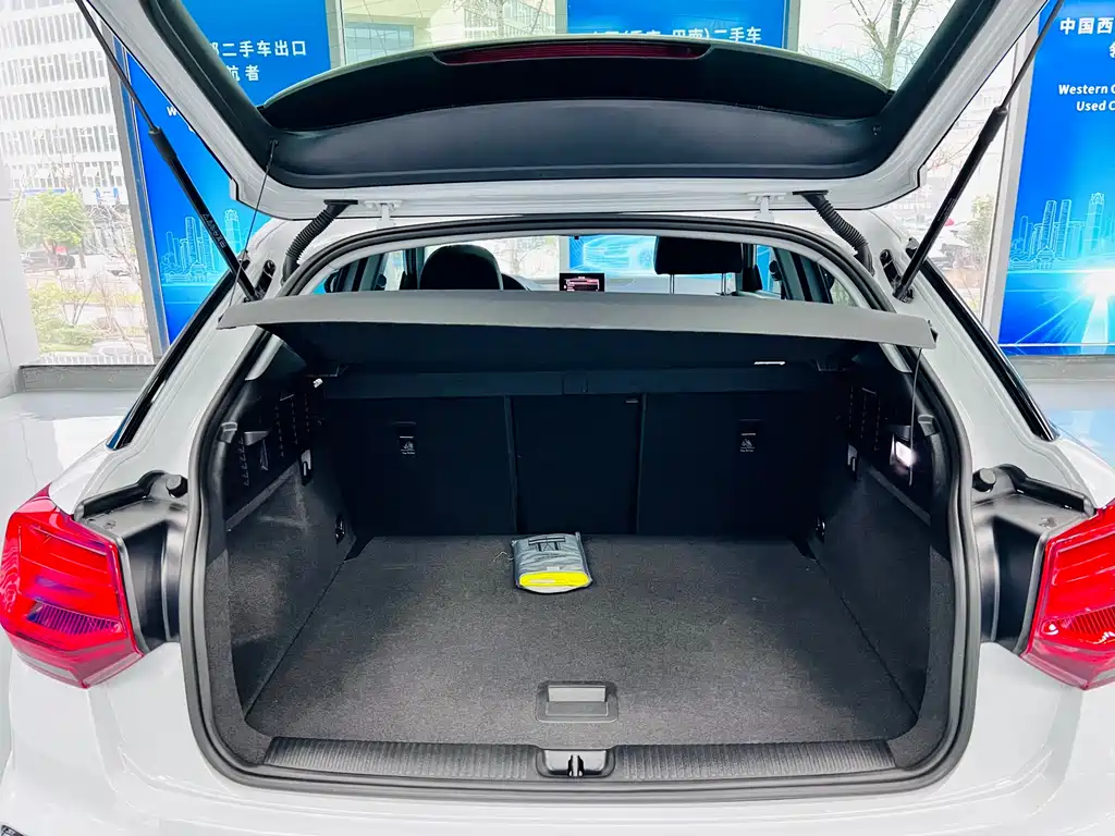 Audi Q2L 2022 — фото 20
