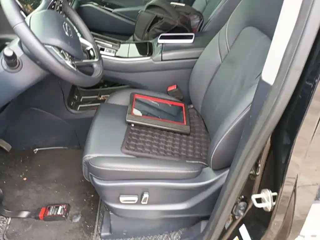 GAC Motor Trumpchi M8 2023 — фото 15