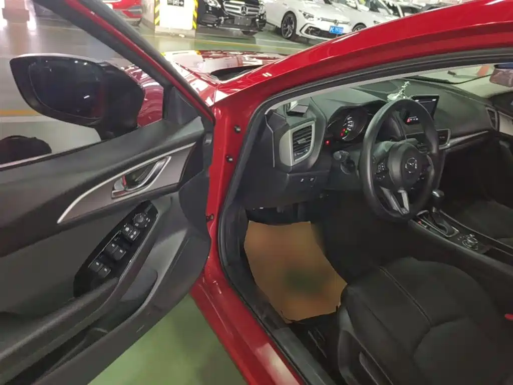Mazda 3 Axela 2018 — фото 16