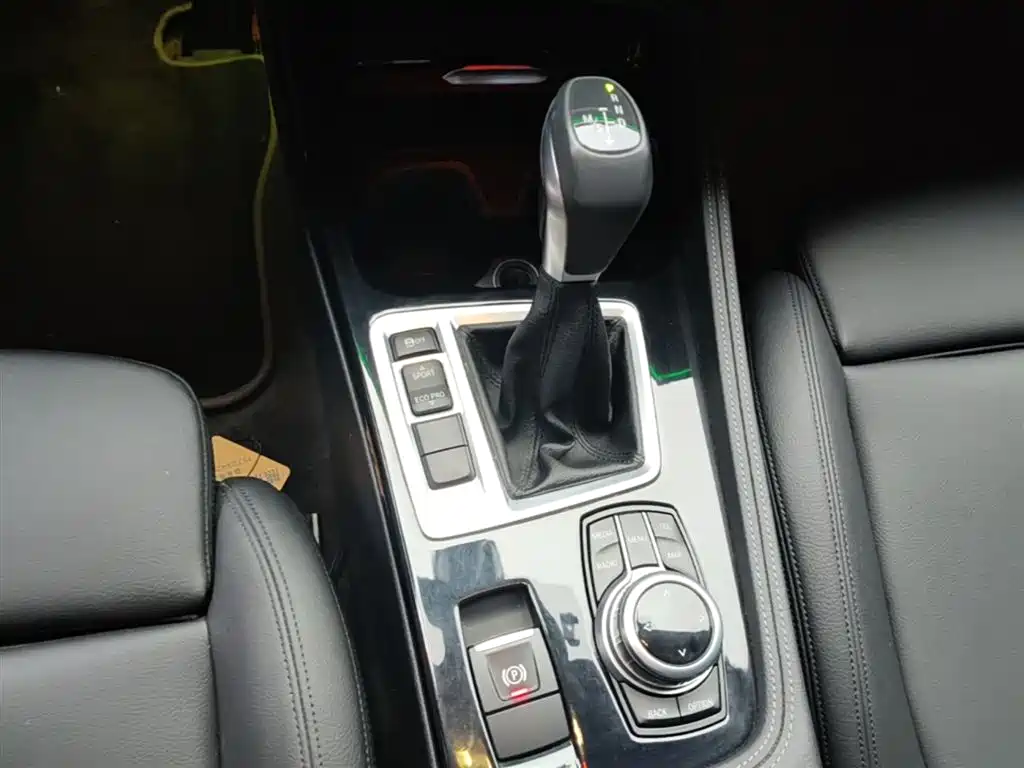 BMW 1 Series 2017 — фото 14