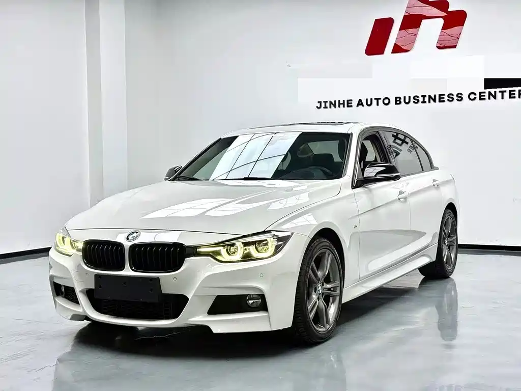 BMW 3 Series 2018 — фото 1