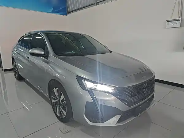 Peugeot 408 2022