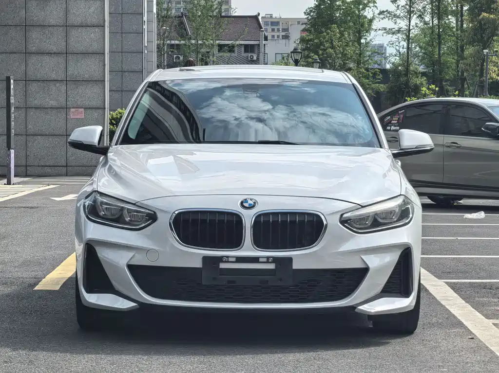 BMW 1 Series 2019 — фото 2