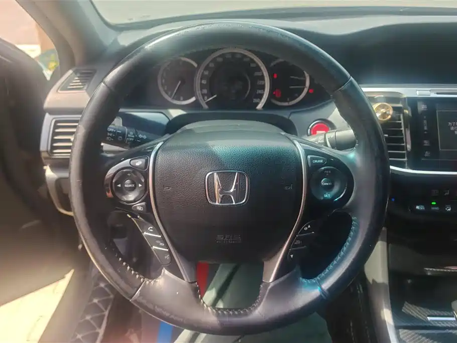 Honda Accord 2017 — фото 15