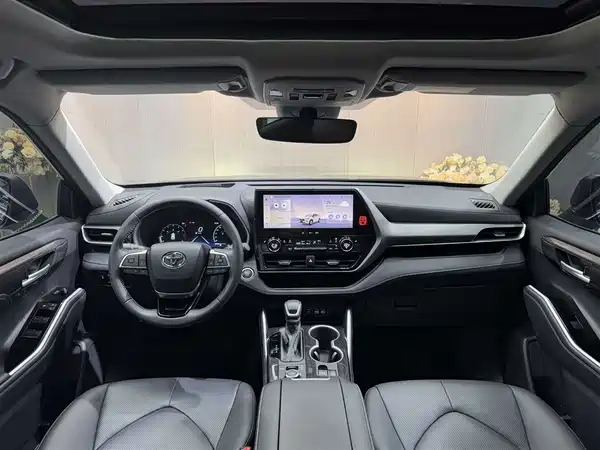 Toyota Highlander 2025