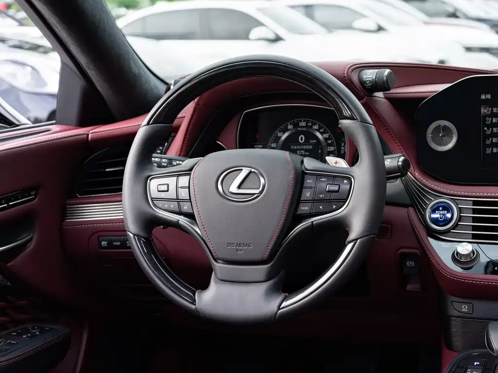 Lexus LS 2021 — фото 14